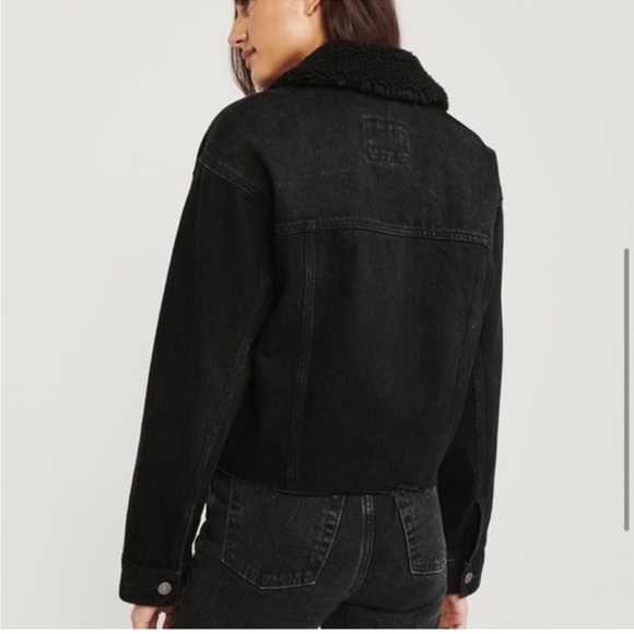 Abercrombie & Fitch Sherpa Collar Cropped Denim Jacket in Black Sz M - Picture 3 of 11